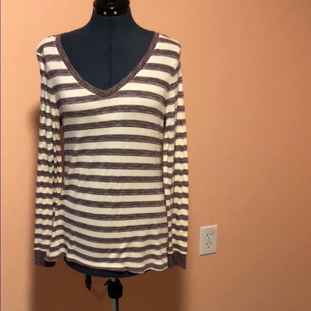 Women’s White and purple striped sweater